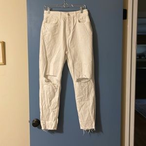 White distressed jeans